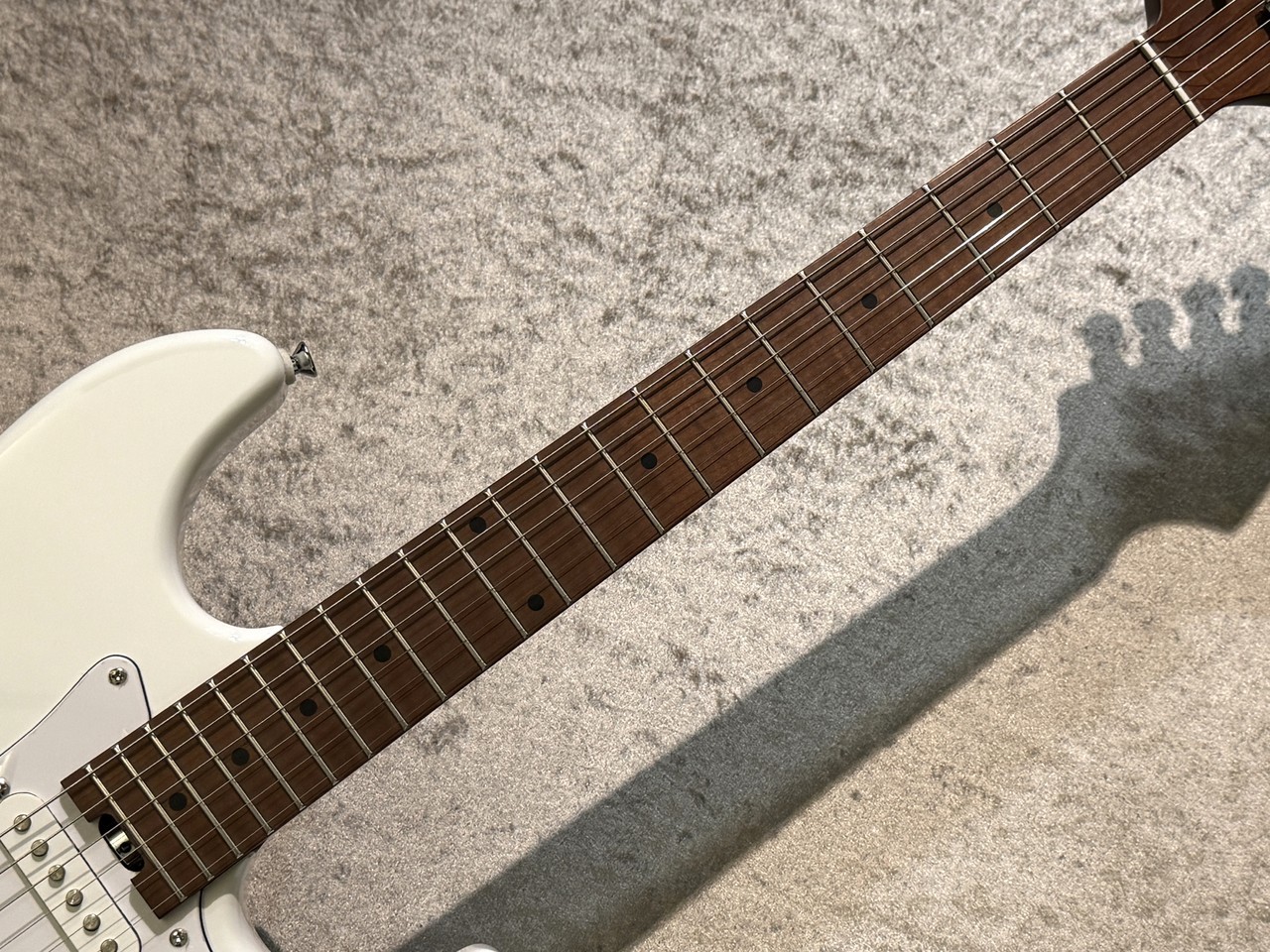 Bacchus BSH-850/RSM Electric Bass Guitar White Used, B Grade, 4.09kg