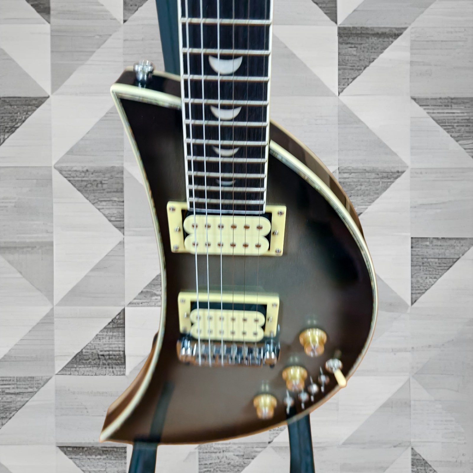 Kawai Moonsault Electric Guitar Metallic Blackburst Mahogany Body 24 Frets