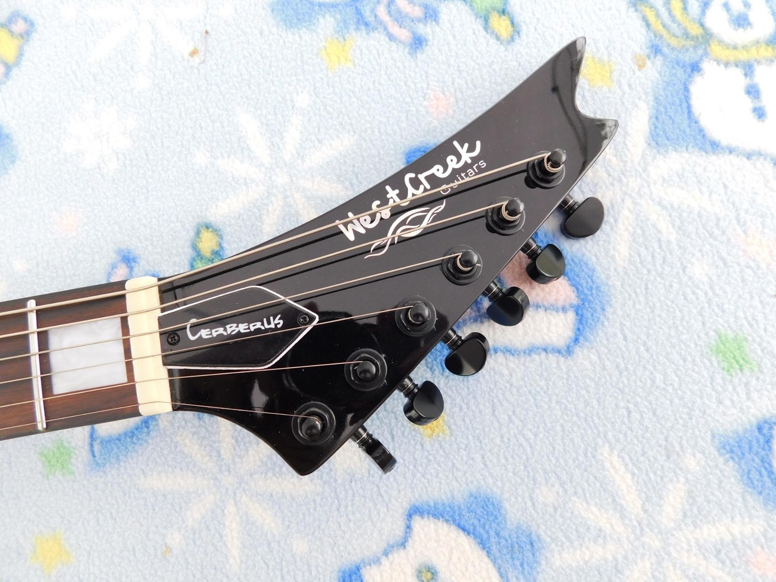 Westcreek Cerberus Set Neck Flying V, Coil Splitting,Capacitor Upgrade, Cool
