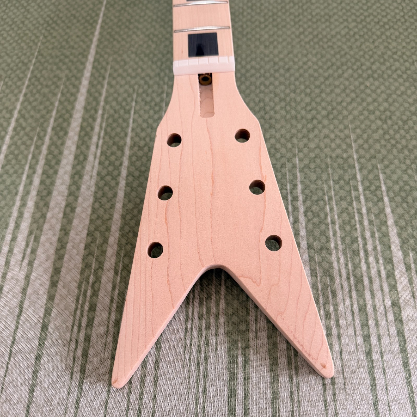 DIY Dean Electric Guitar Kit Mahogany Body Maple fretboard BK part bolt on 22F