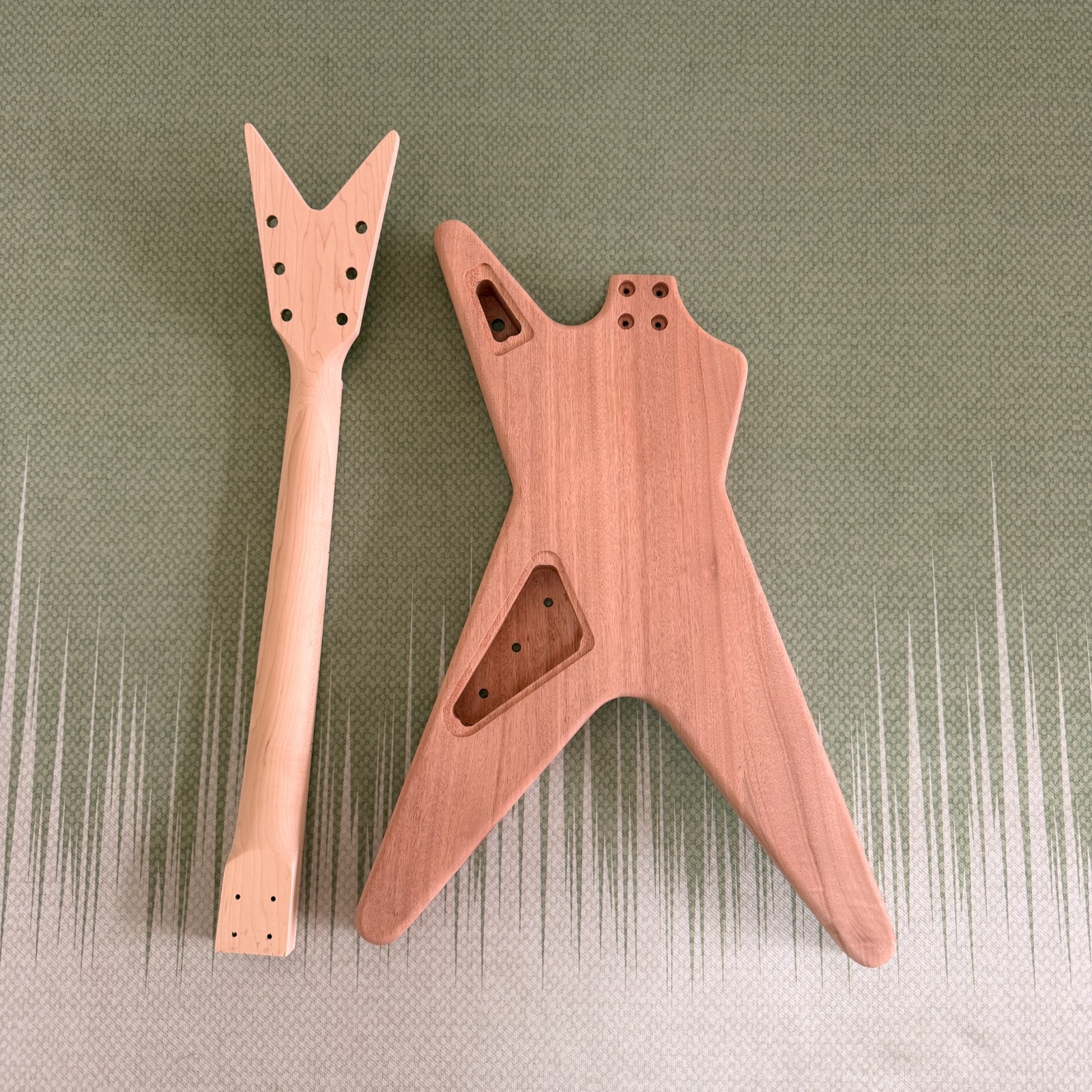 DIY Dean Electric Guitar Kit Mahogany Body Maple fretboard BK part bolt on 22F