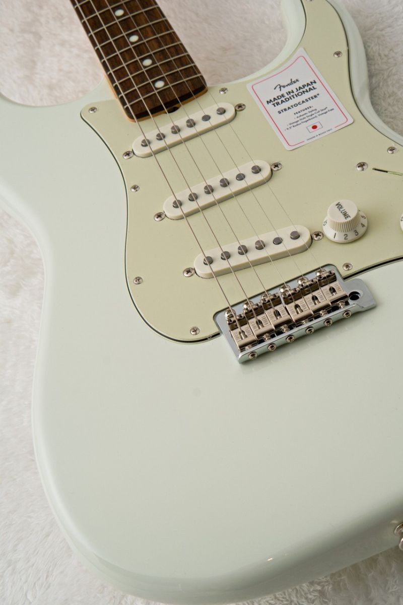 Fender / FSR Made in Japan Traditional II Late ’60s Stratocaster – Olympic White