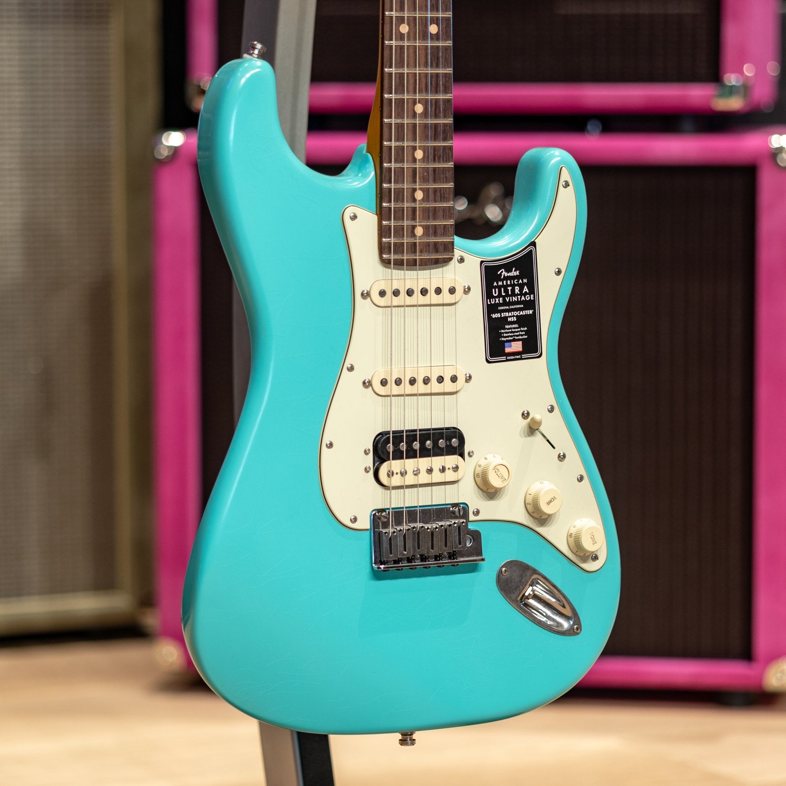 Fender American Ultra Luxe Vintage ’60s Stratocaster HSS – Sea Foam Green