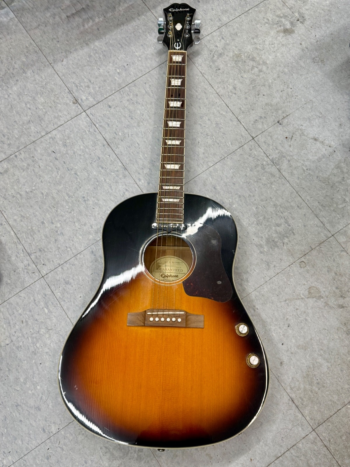 Epiphone EJ-160E VS John Lennon Model Limited Edition Guitar Vintage Sunburst