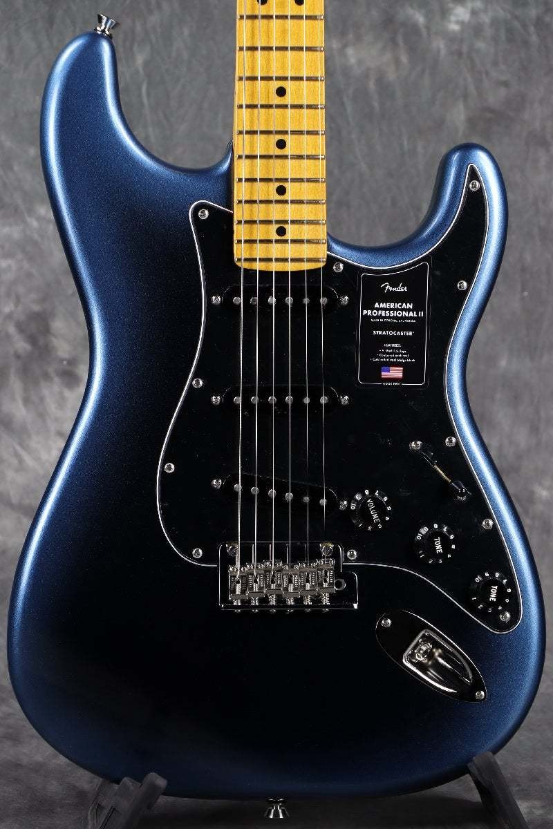 Fender American Professional II Stratocaster Maple Fingerboard Dark Night 3.4kg