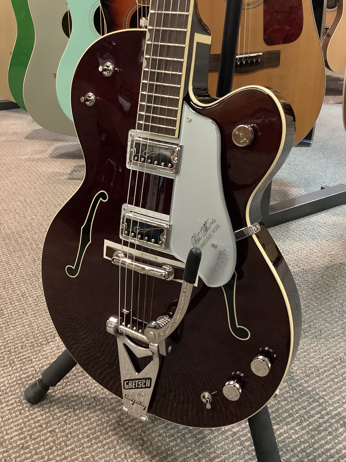 Gretsch G6119T-62 Tennesse Rose