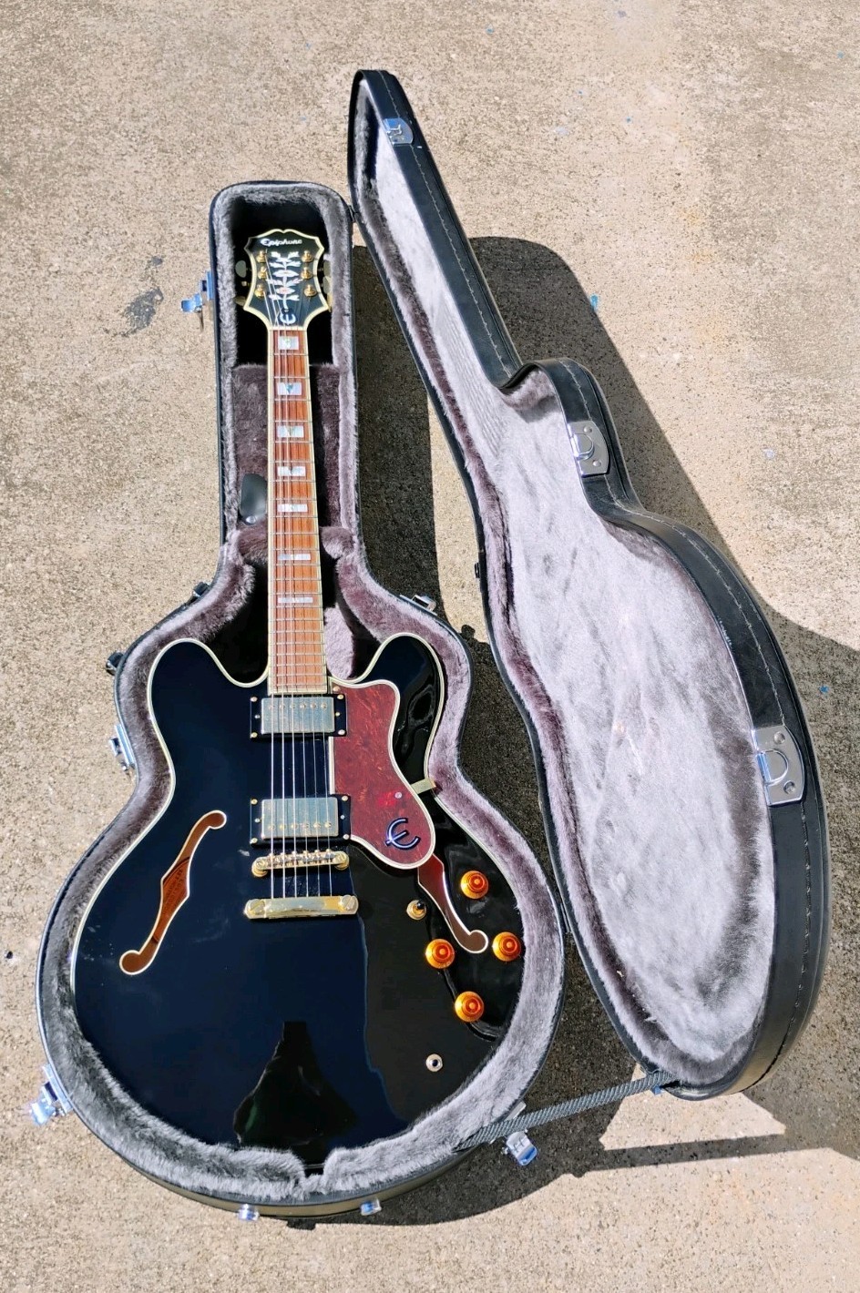 Epiphone Sheraton Ebony Hollow-Body w/HSC! -LL