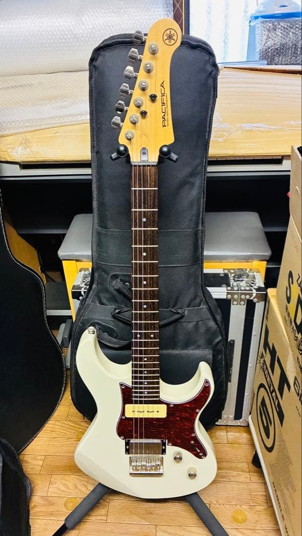 YAMAHA PAC311H Pacifica Electric Guitar with P-90 Pickups #QY3V8Q