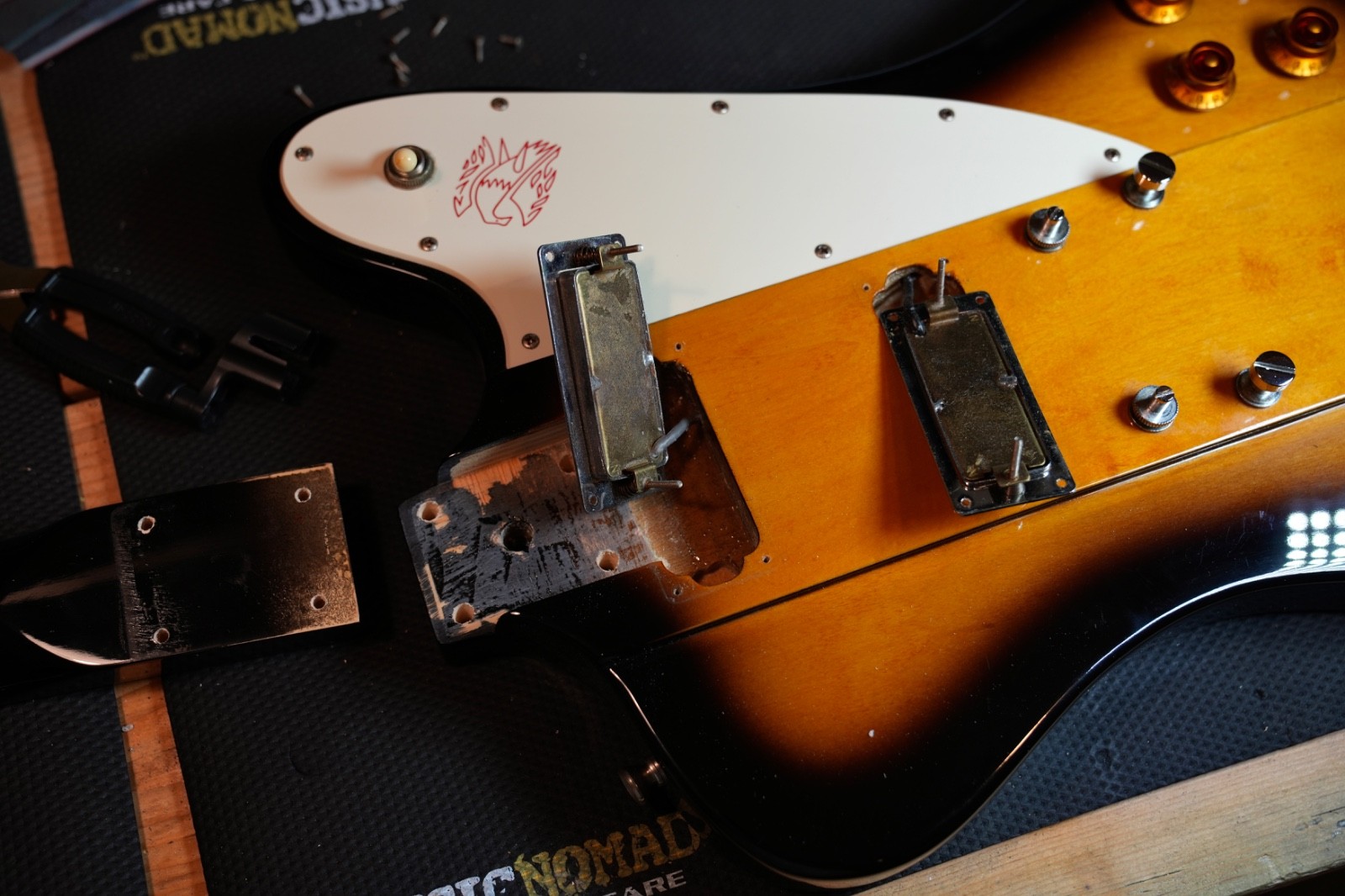 1999 Epiphone Firebird III, Made in Korea – Vintage Sunburst / Original Gig Bag