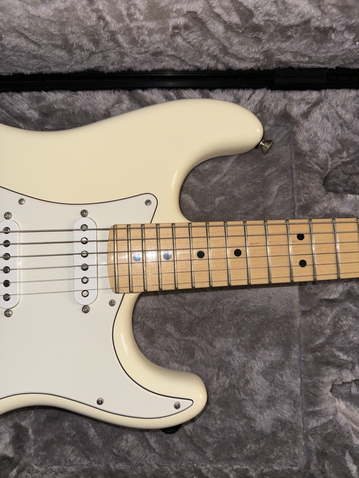 Fender Stratocaster – Olympic White w/ HS Case & All Papers- GOOD Mod Shop