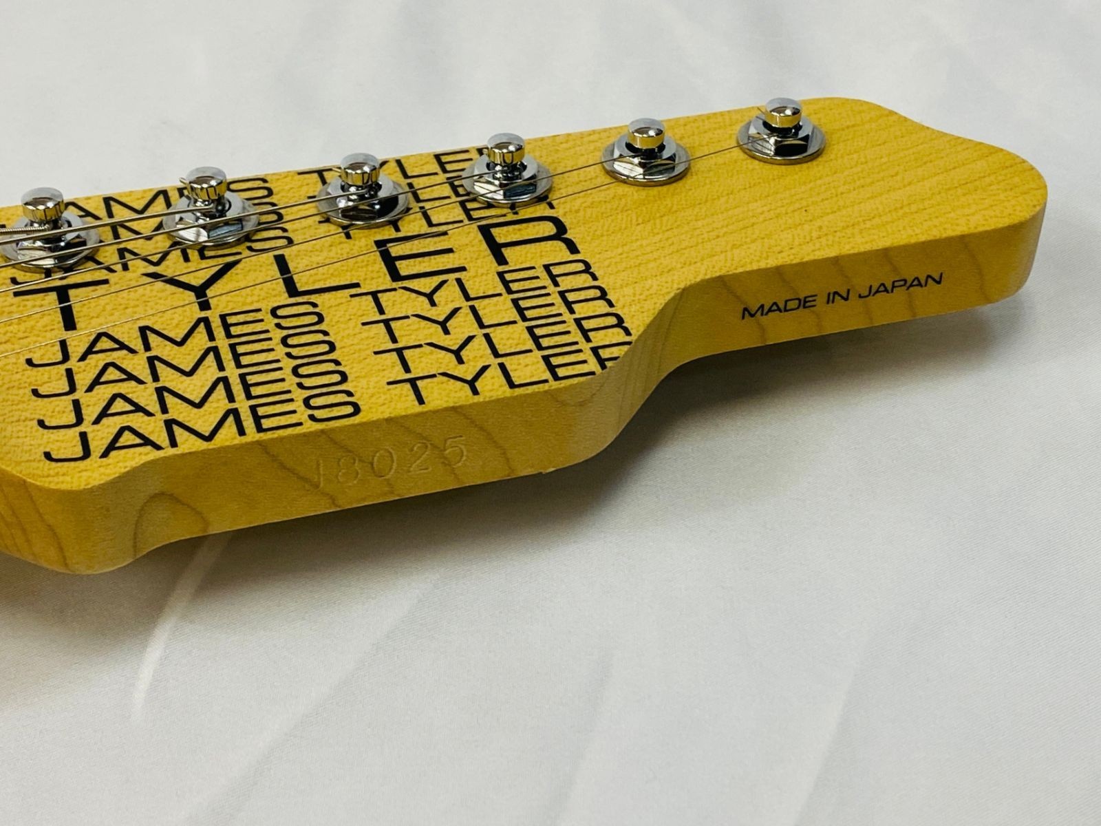 JAMES TYLER GUITARS STUDIO ELITE HD BLACK AND BLUE SHMEAR SWAMP ASH Neck