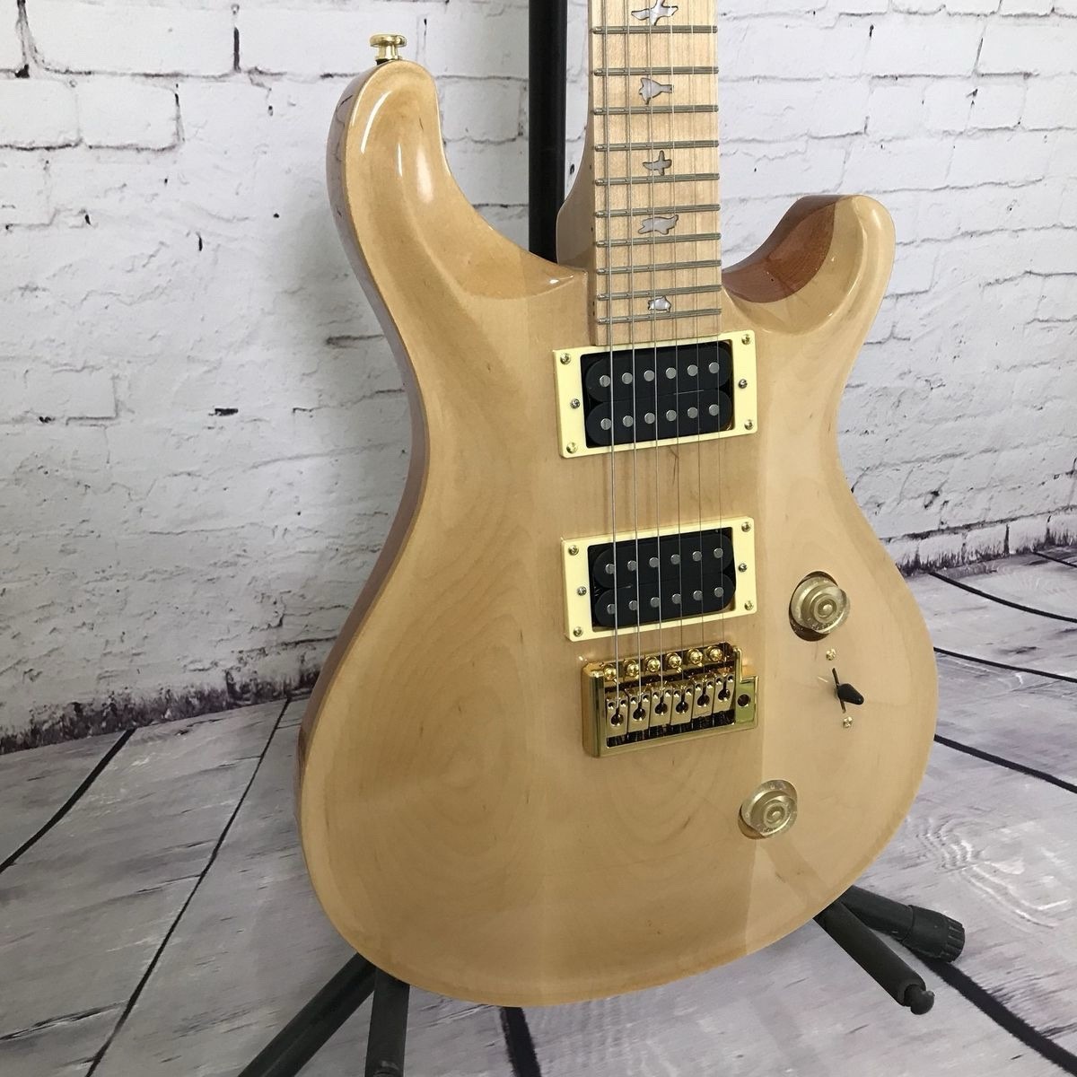 Electric Guitar-Mahogany Body Maple Fretboard 6-String H-H Pickups Freakin Beaut