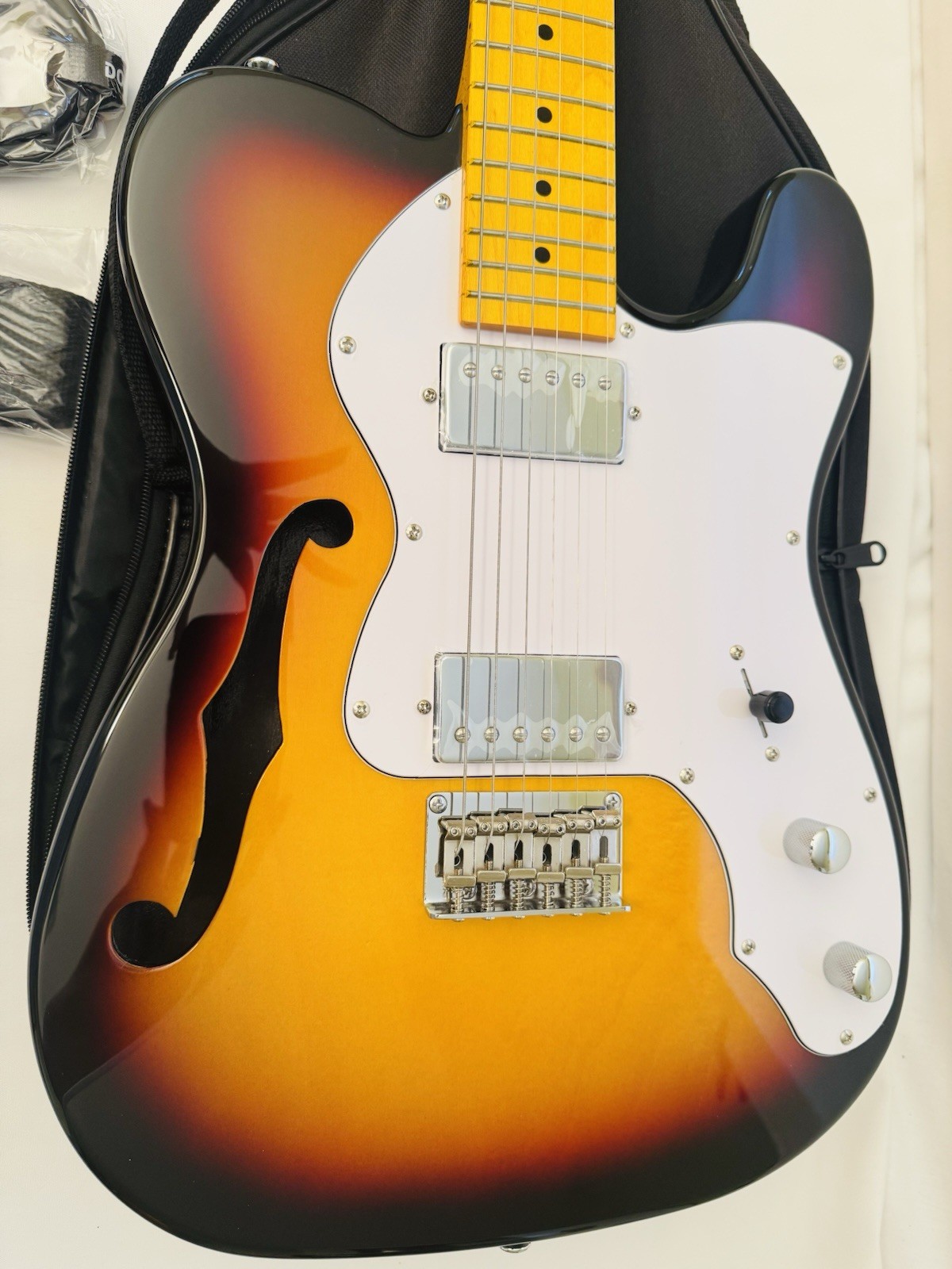 Donner Design Series Sunburst Jazz Electric Guitar Thinline 39 inch Bag Included