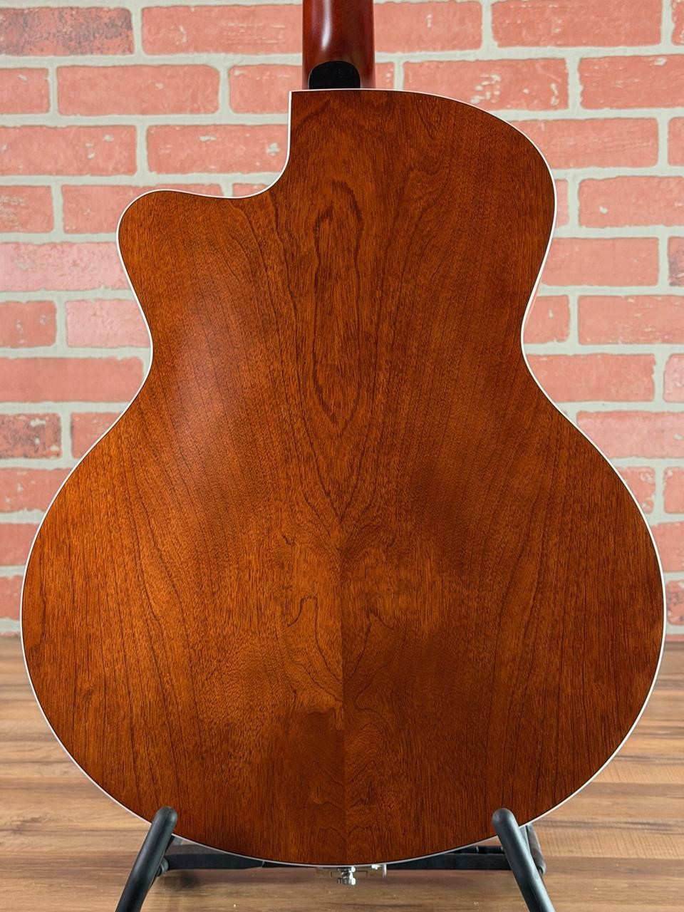 Godin 5th Avenue Uptown Custom Hollow-Body Electric Guitar – Havana Brown