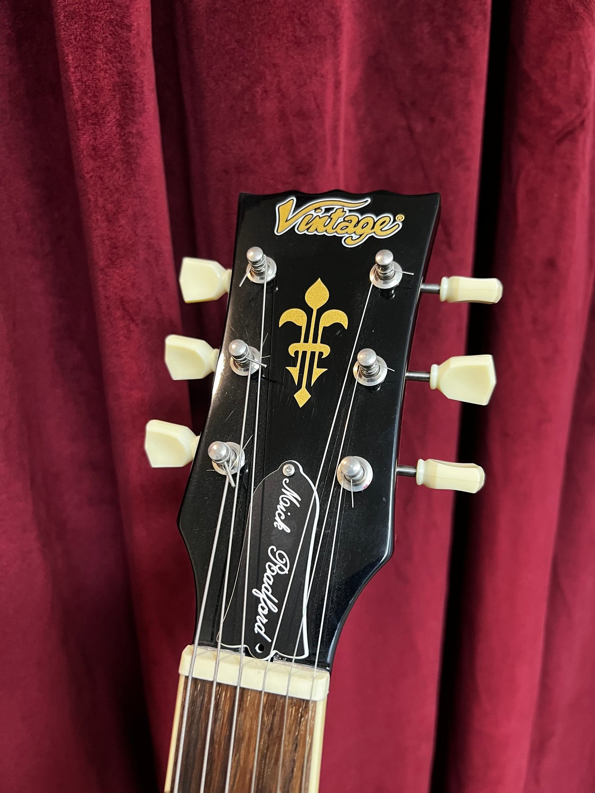 Used 2016 Vintage V100MU Gold Top Midge UR LP P-90’s