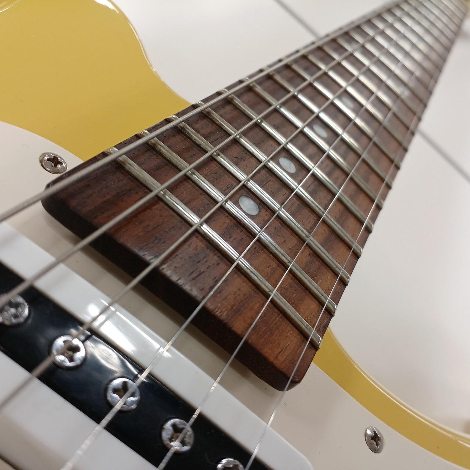 YAMAHA SGV-300 Used Alder body Maple neck Rosewood fingerboard Yellow