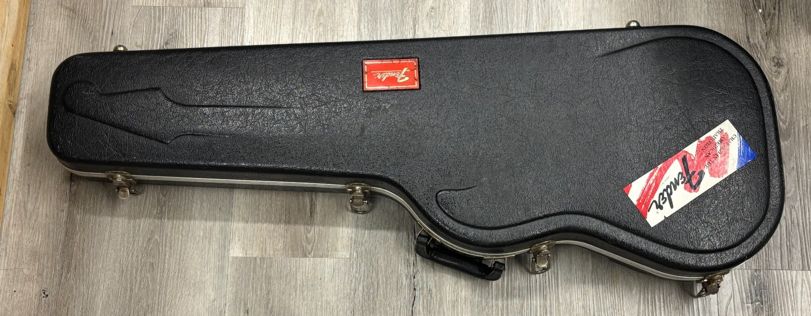 Fender American Vintage Stratocaster with Case – ON SALE !!