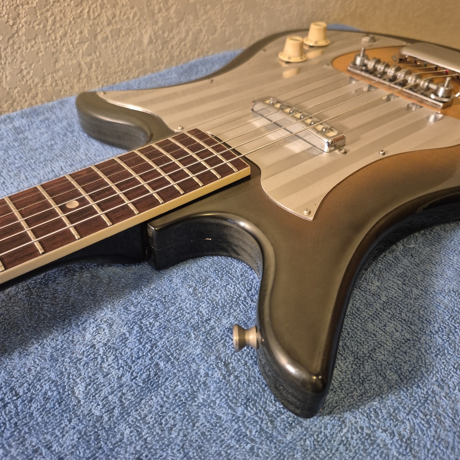 Vintage Teisco Decca Electric Guitar Mid 60’s Made In Japan Tulip Model DMI 201