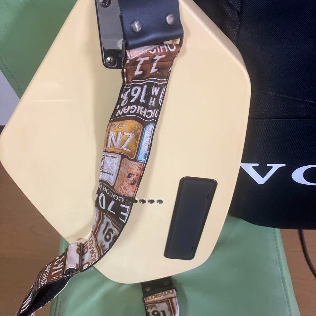 VOX APACHE-2 Phantom Guitar Vintage White Built-in Speaker Battery Drive