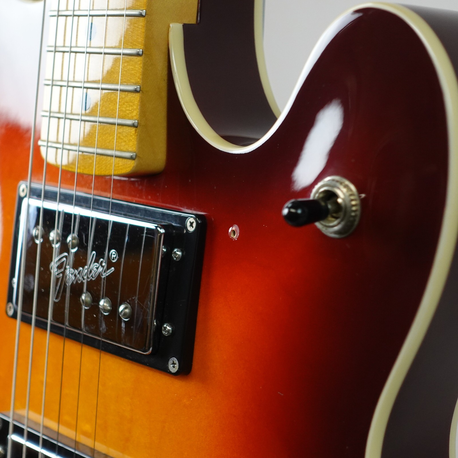 Fender Modern Player Starcaster, Maple Fingerboard – Aged Cherry Burst (Used)