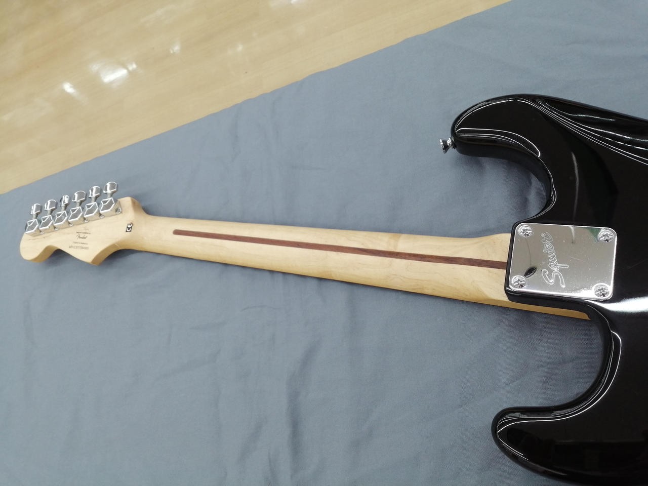 SQUIER BULLET STRAT Electric Guitar-09