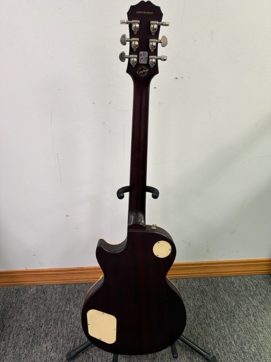 EPIPHONE LES PAUL TRADITIONAL PRO w/ hard road runner case (R7A016495)