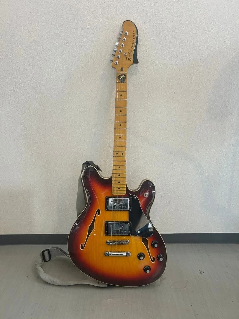 Fender Modern Player Starcaster (Cherry Burst)