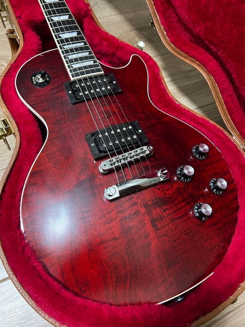 GIBSON Les Paul Signature Player Plus Red Electric Guitar