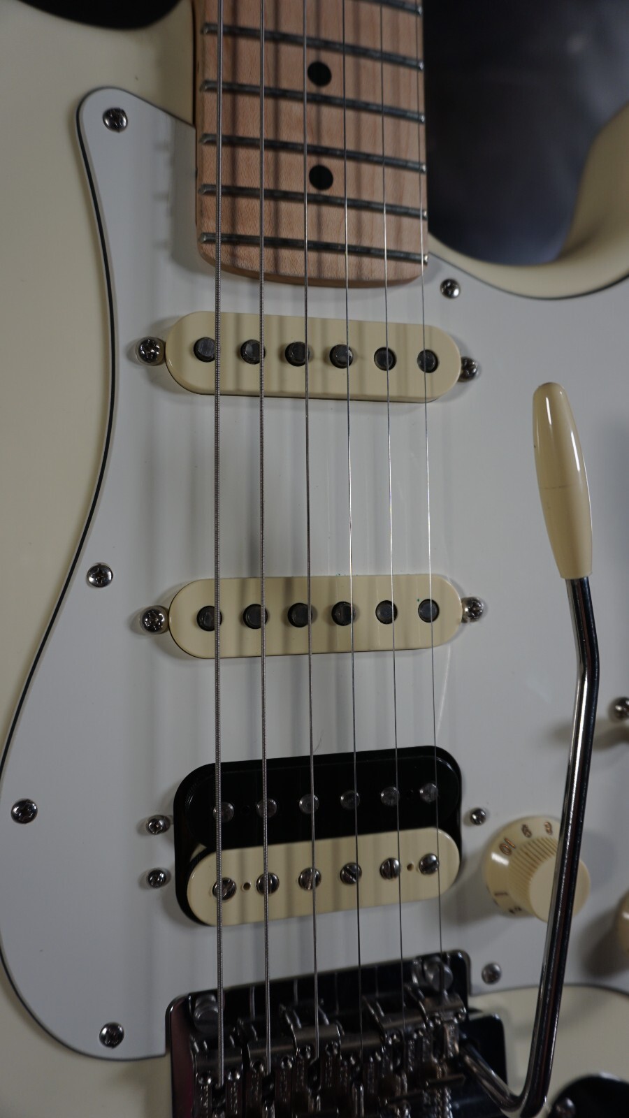 Fender Partscaster – White HSS w/ Shawbucker Body & Nice Fender Hard Case