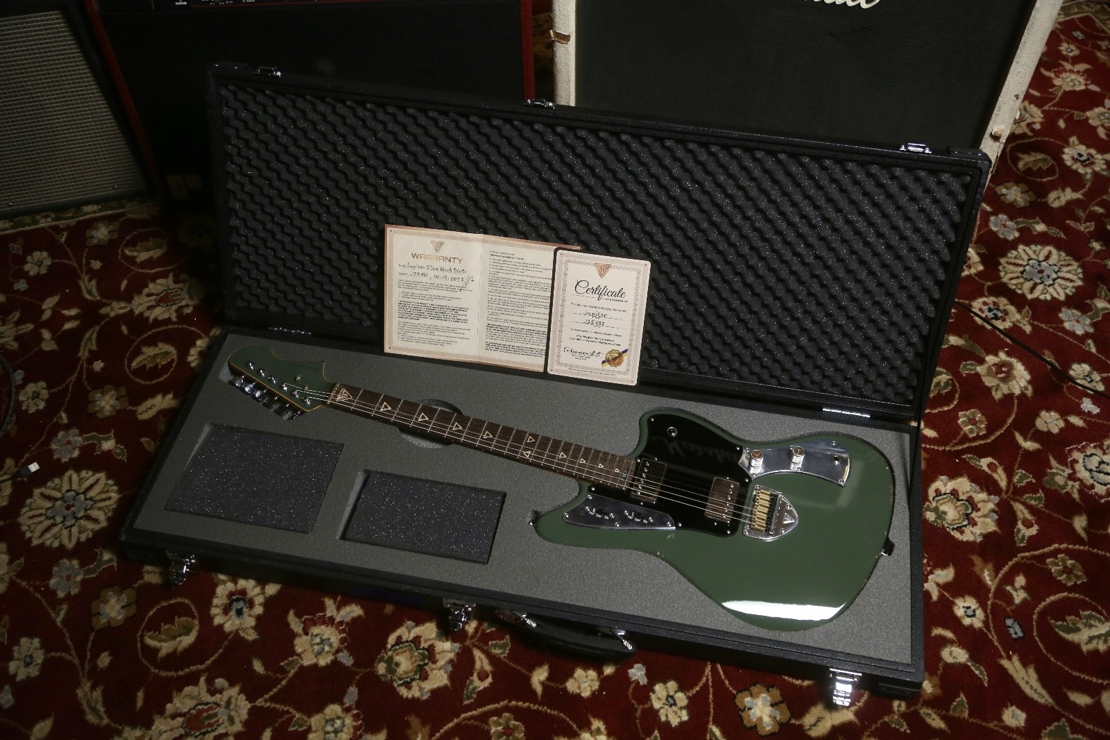Valiant Jupiter, Made in Ukraine 2025 – Olive Mash Distressed