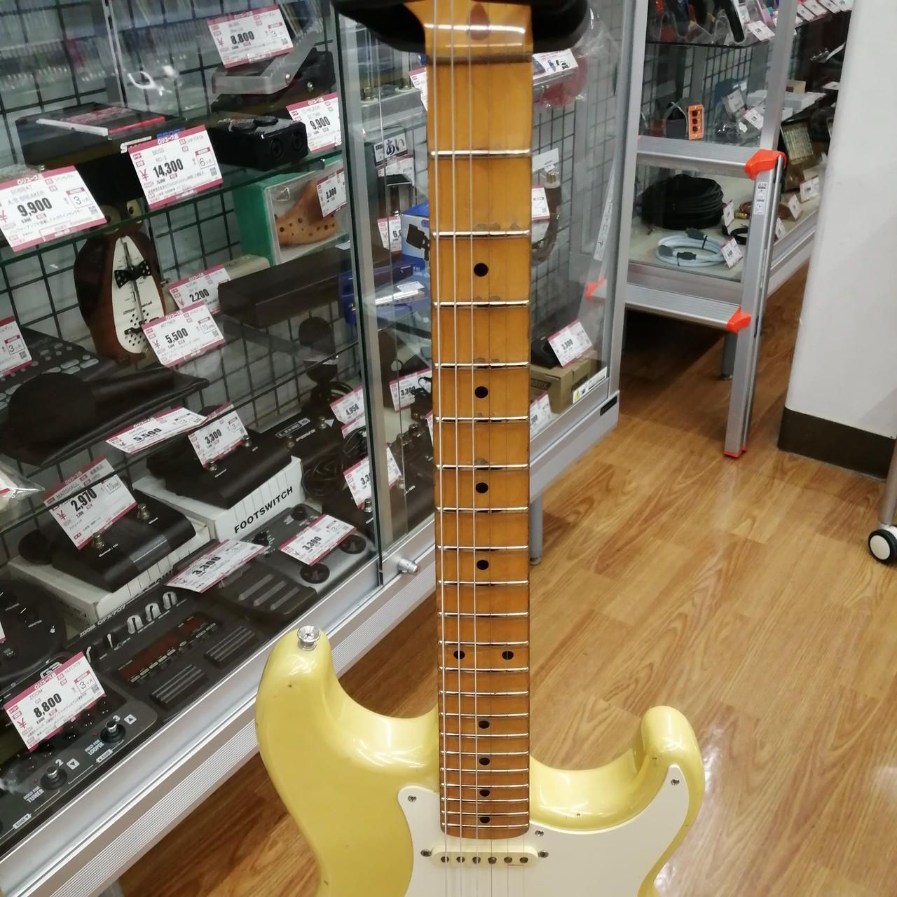 FENDER Stratocaster Type St57-140ym Used