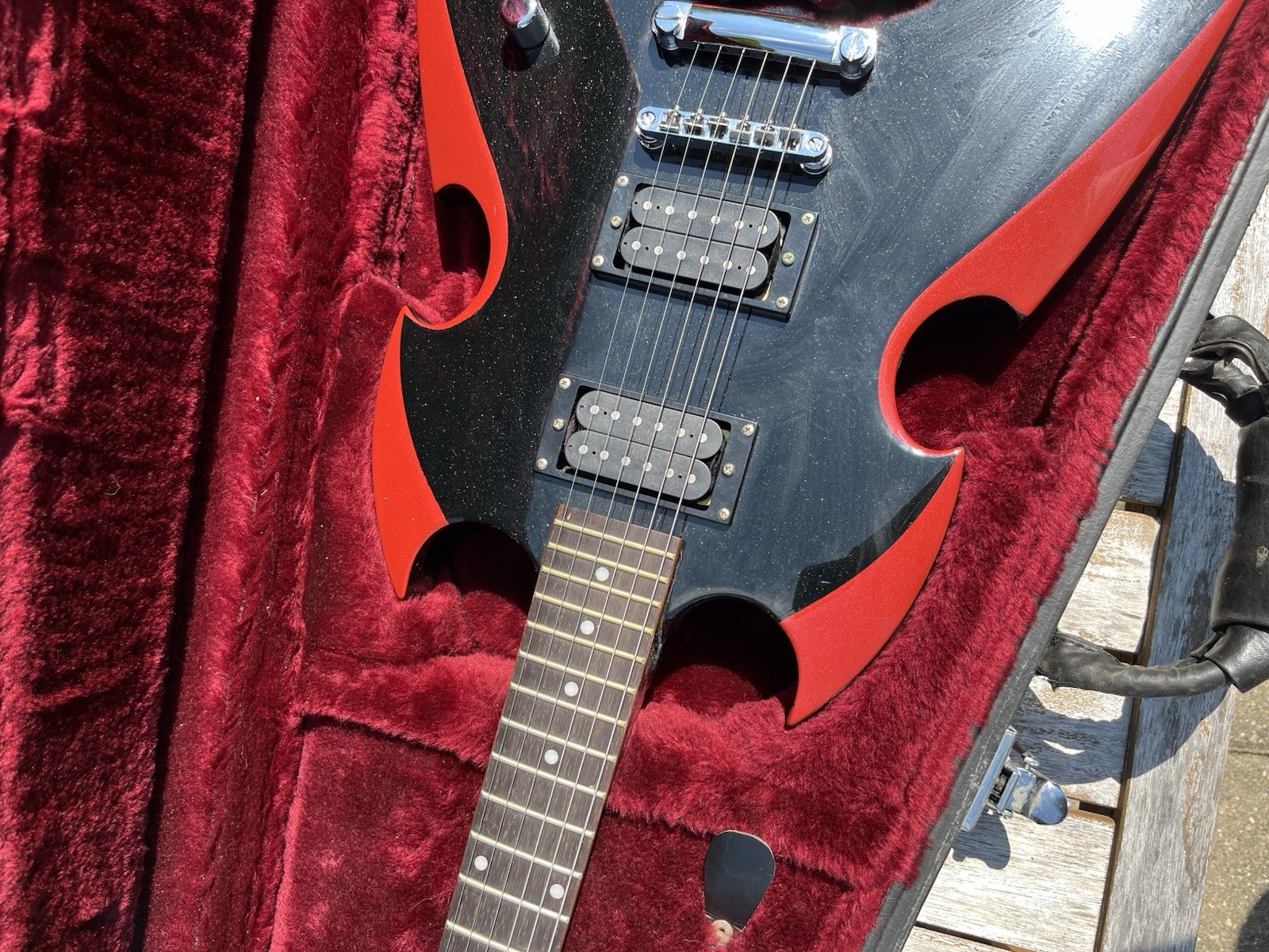 Silvertone PSAP1 Paul Stanley Kiss Signature Apocalypse Electric Guitar W/ Case