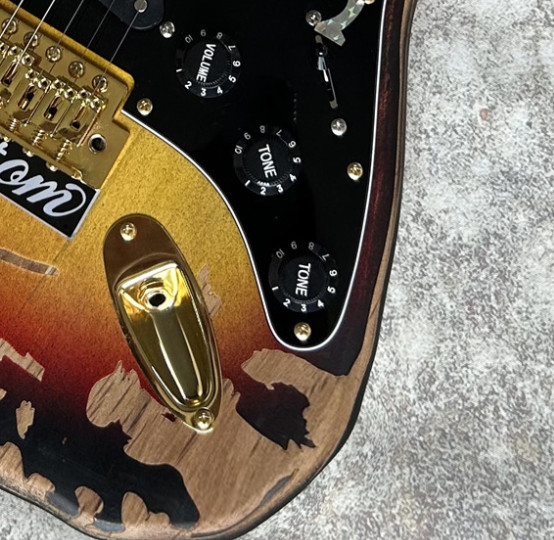 Custom Relic Finish SRV Electric Guitar: Brown ST, Alder Body, 21 Frets, Tremolo