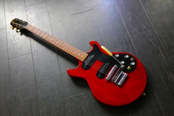Gibson Melody Maker Red with hard case original tremolo arm 1965 Electric Guitar