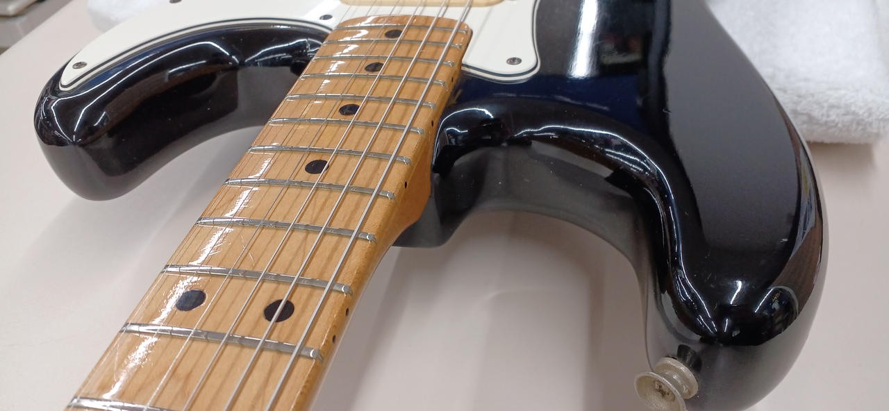 Fernandes FST-70 Stratocaster Electric Guitar MIJ Vintage from Japan