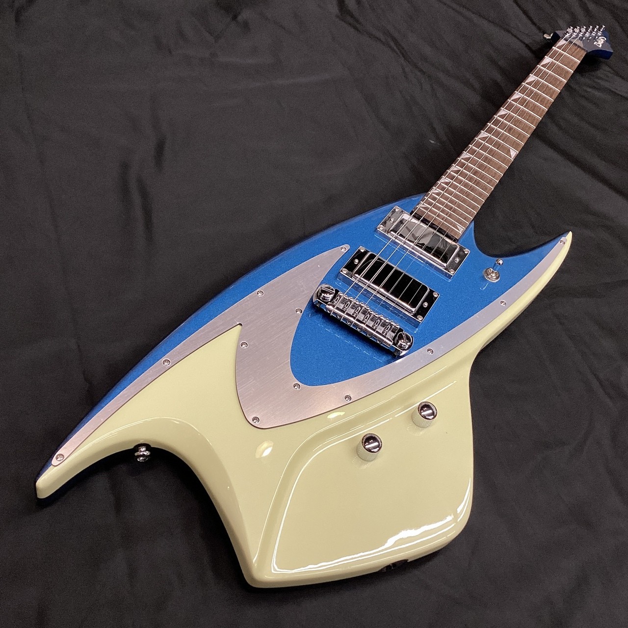 EASTWOOD GUITARS Backlund Model 400 Metallic Blue