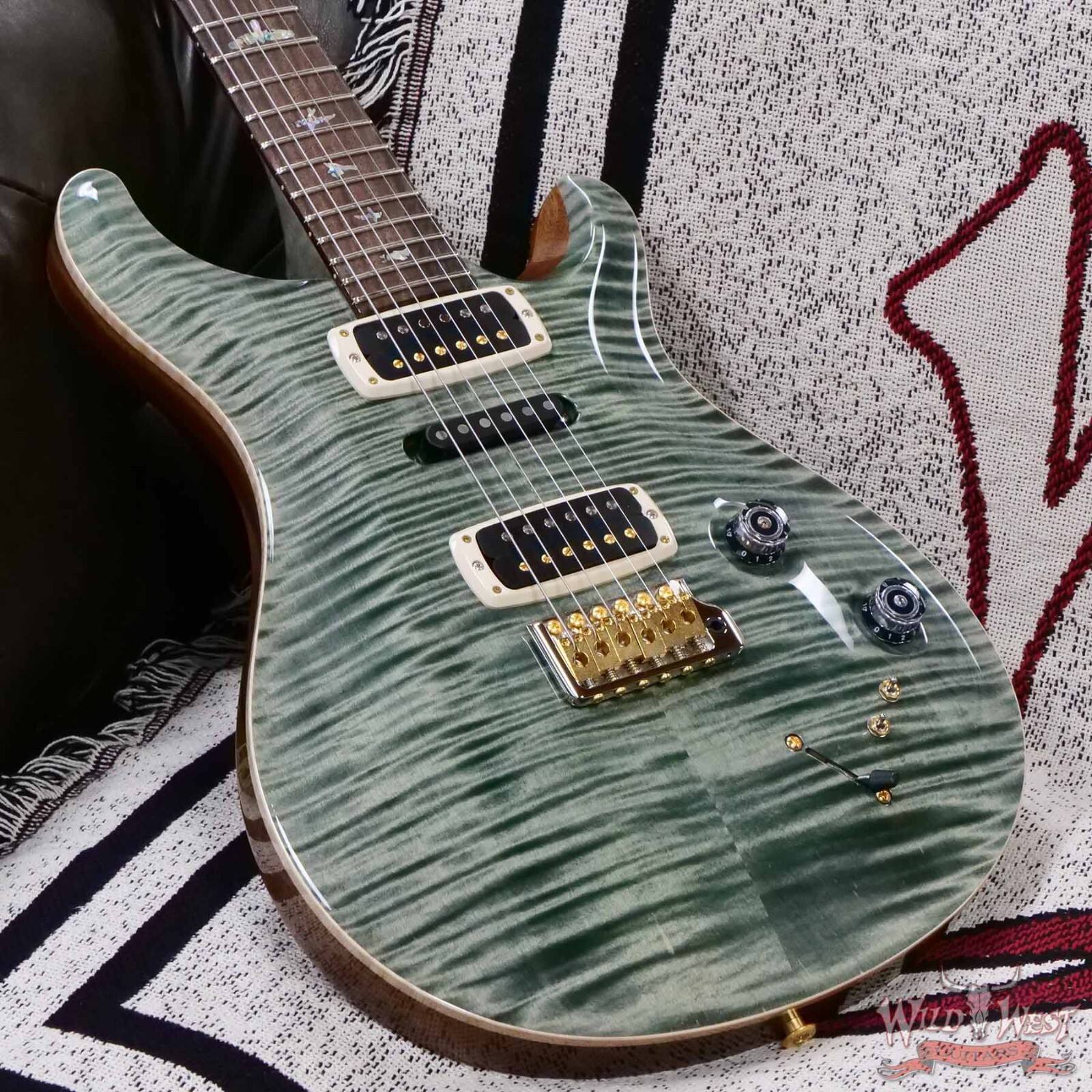 Paul Reed Smith PRS Wood Library 10 Top Modern Eagle V Flame Neck Trampas Green