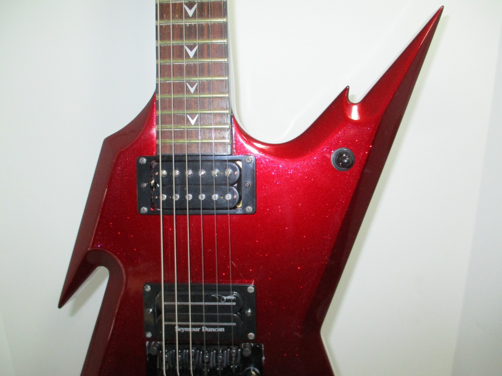 Dean RZR Razorback guitar candy apple red