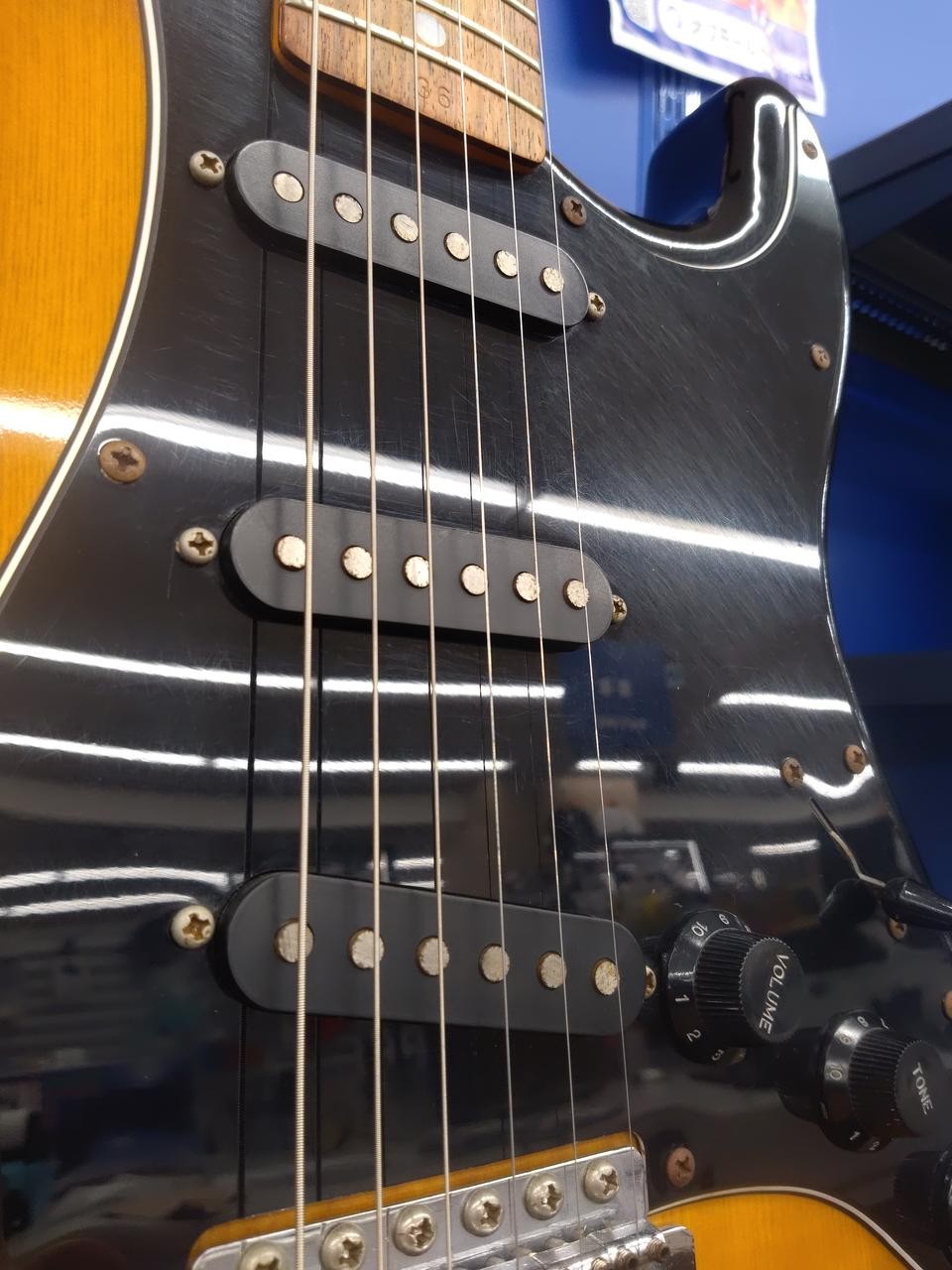 Tokai SS-36 Silver Star 3 Tone Sunburst ST Type Electric Guitar Used Product