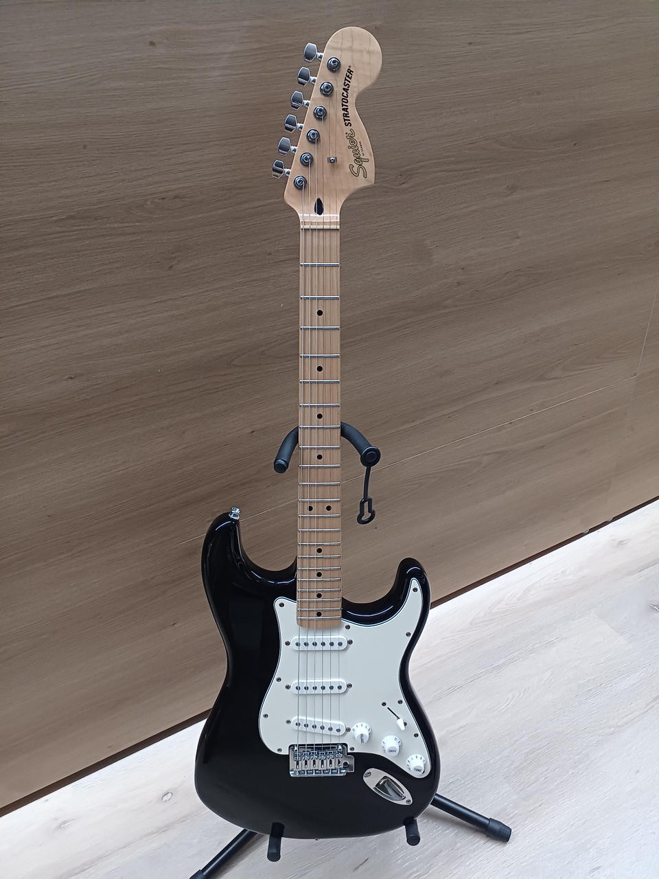 SQUIER AFF STRAT MN WPG Electric Guitar Stratocaster Type