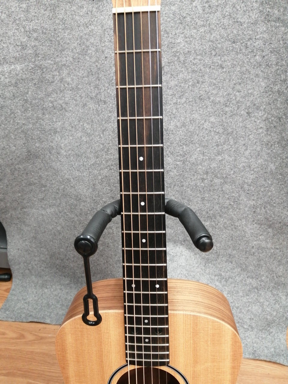 TAYLOR BT1E electric acoustic guitar
