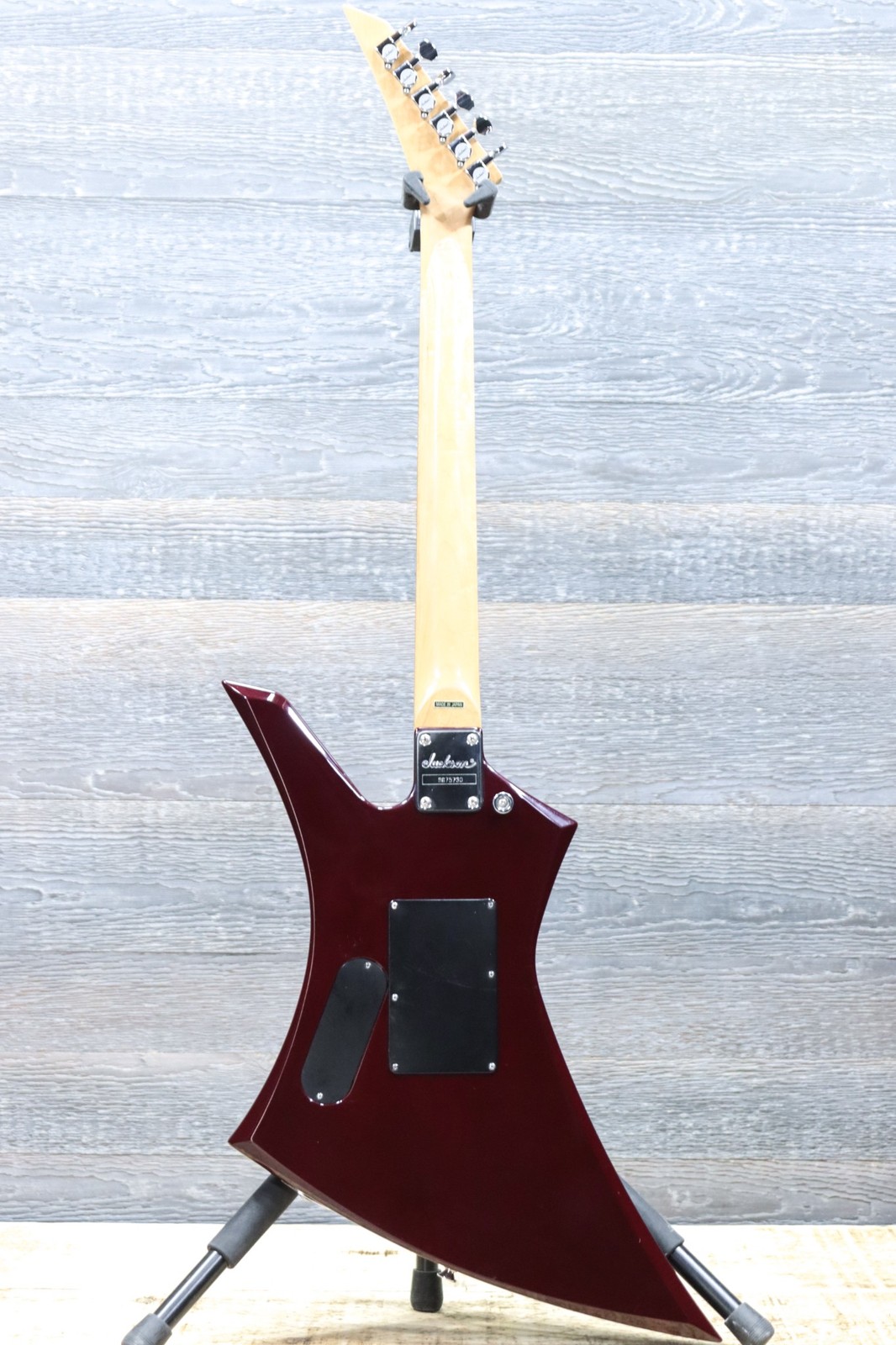 Jackson Kelly KE3 Pro Series Transparent Red Flame Maple Top El. Guitar w/Bag