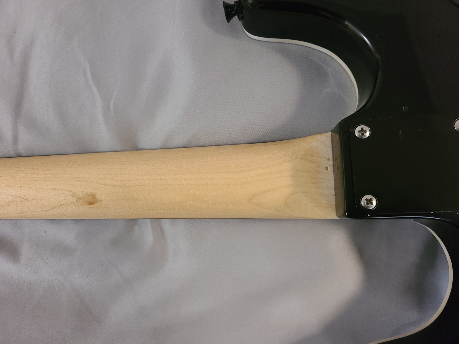 Stratocaster Partscaster – transparent blue with white binding