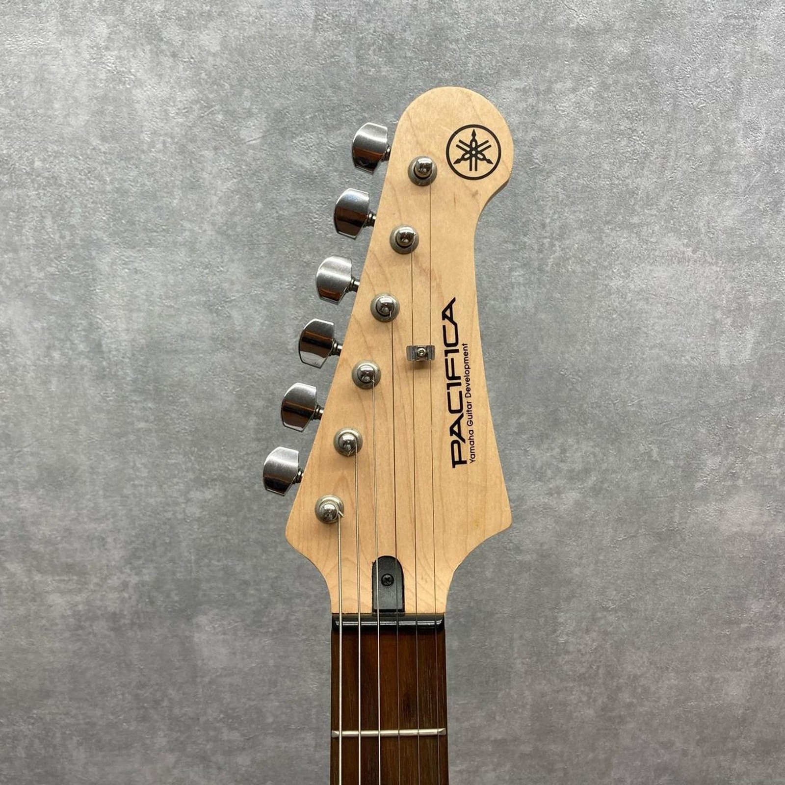 YAMAHA PAC012 Used Agathis Body Maple Neck Rosewood Fingerboard Black