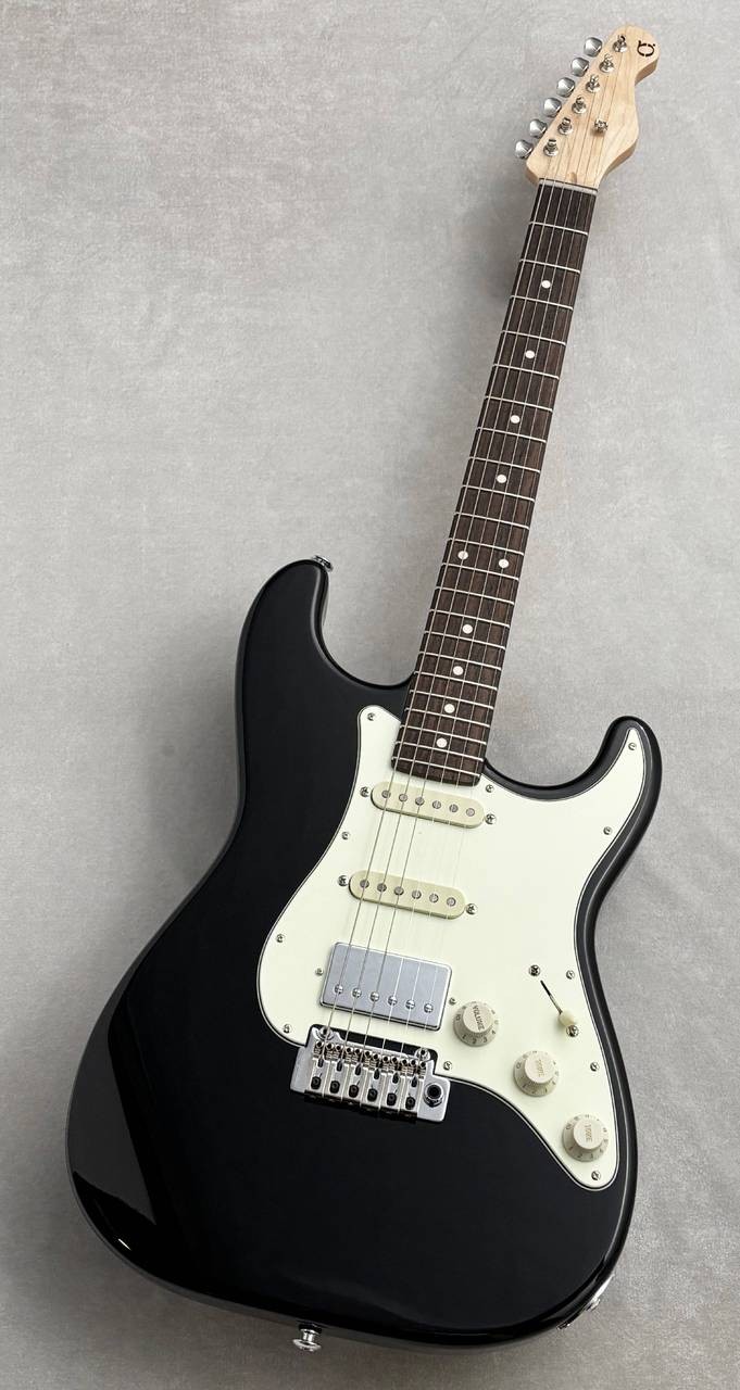 Black Sigma SSH Smoker Guitar Model #25J05 3.4kg Used