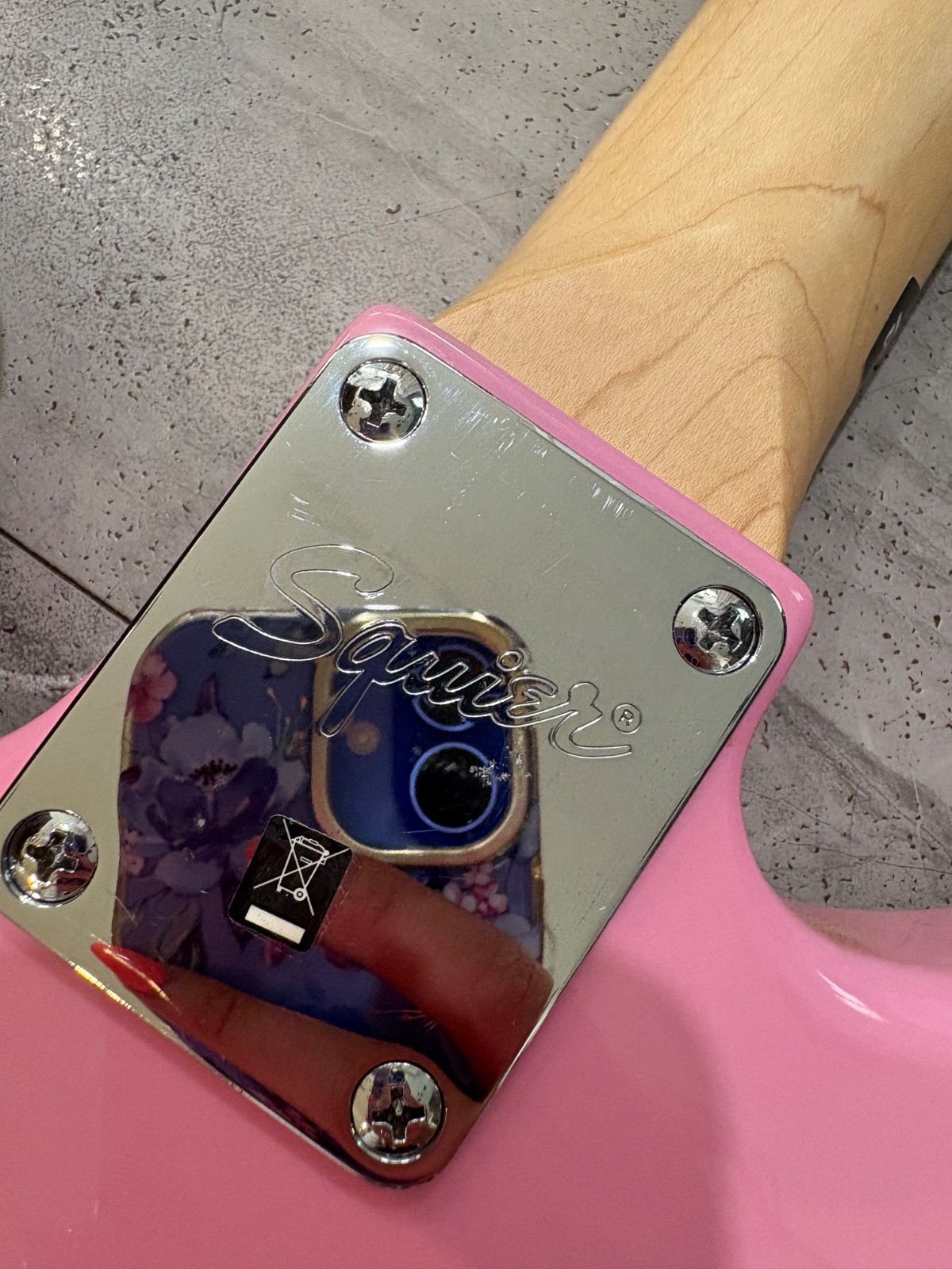 squier mini hello kitty guitar