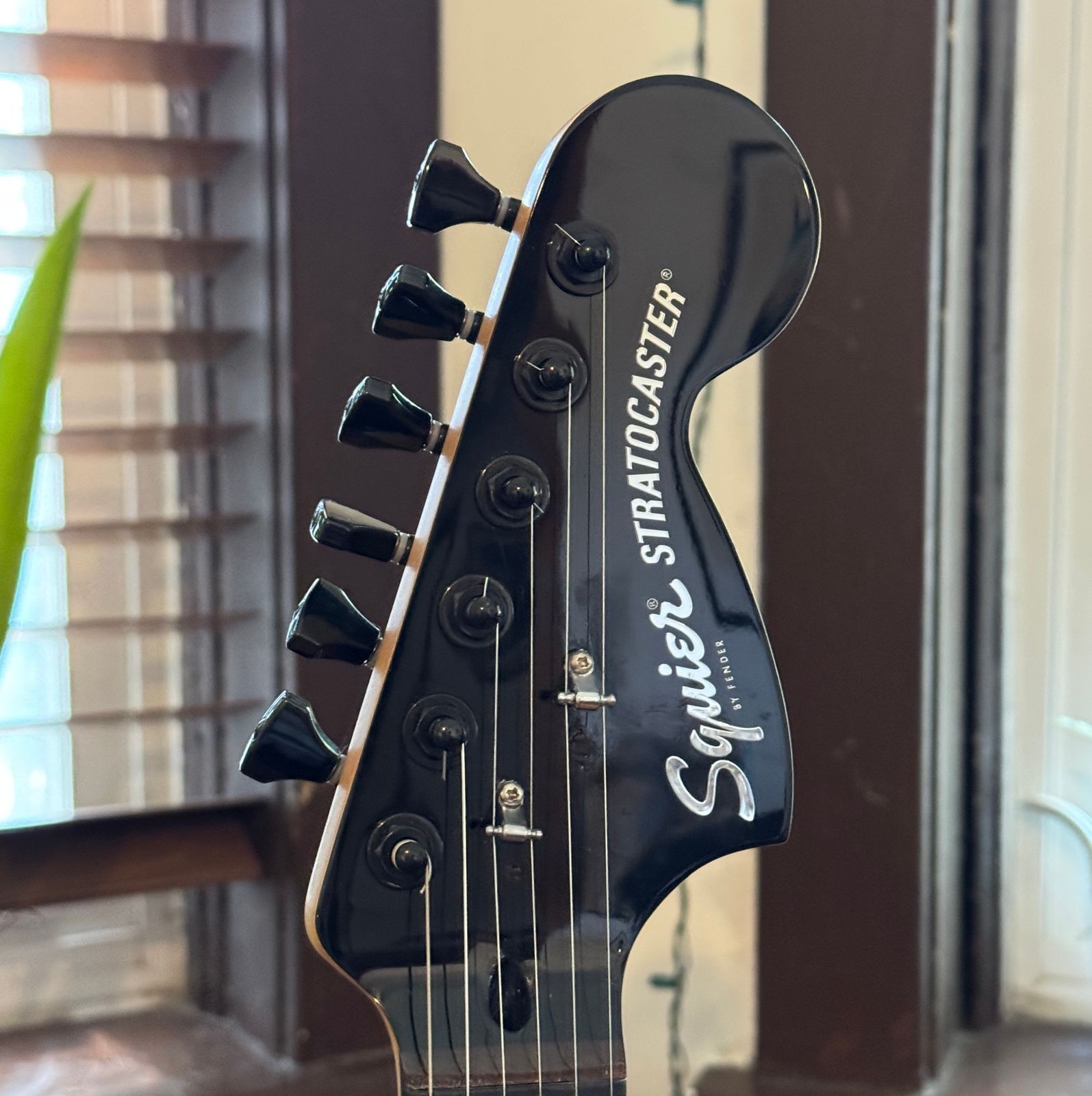 Squier Contemporary Stratocaster Hardtail w/Hipshot Tuners, Strap, Clip-On Tuner