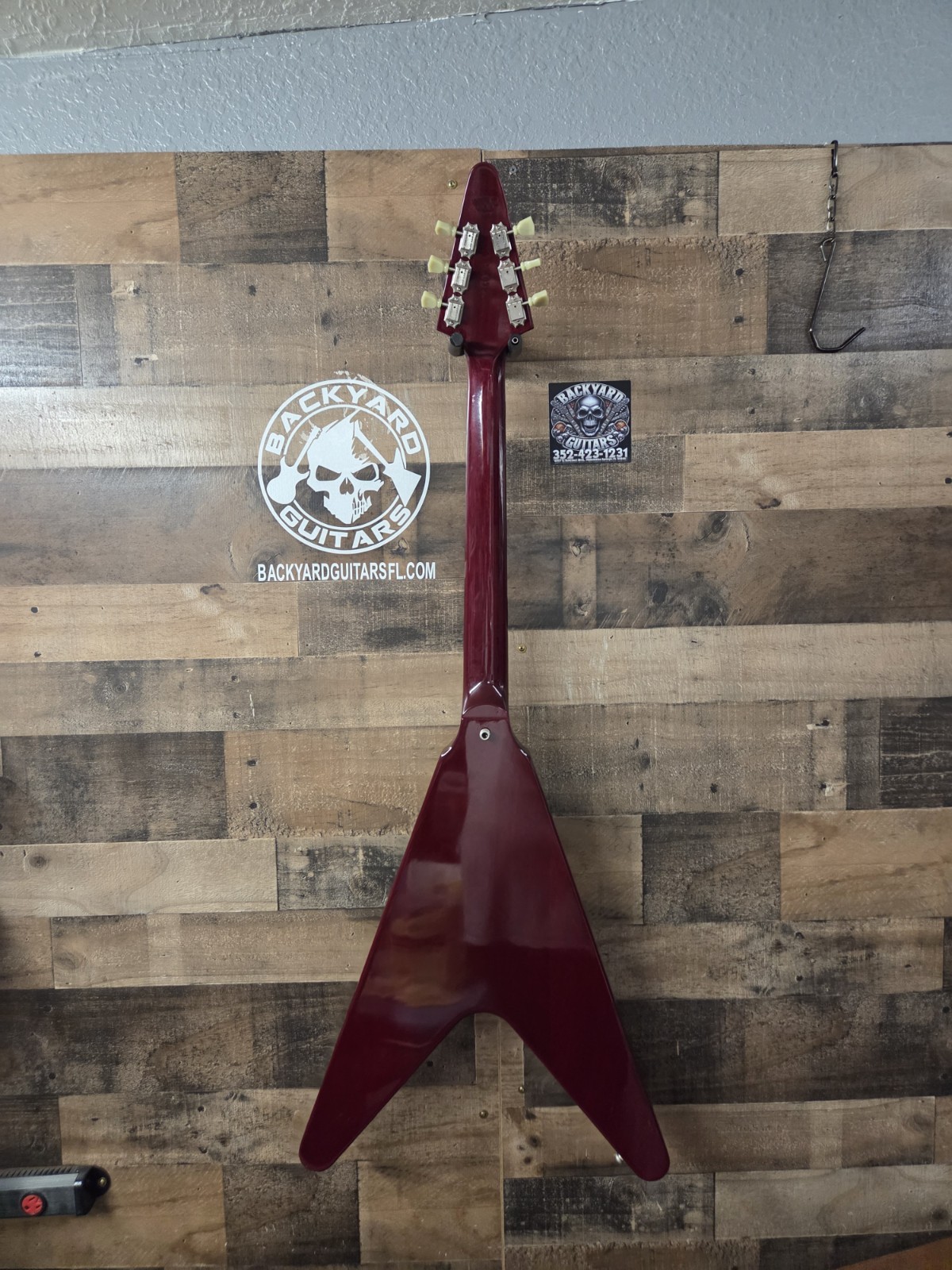 1998 Gibson Flying V ‘67 Cherry w/OHSC 7.3 Lb