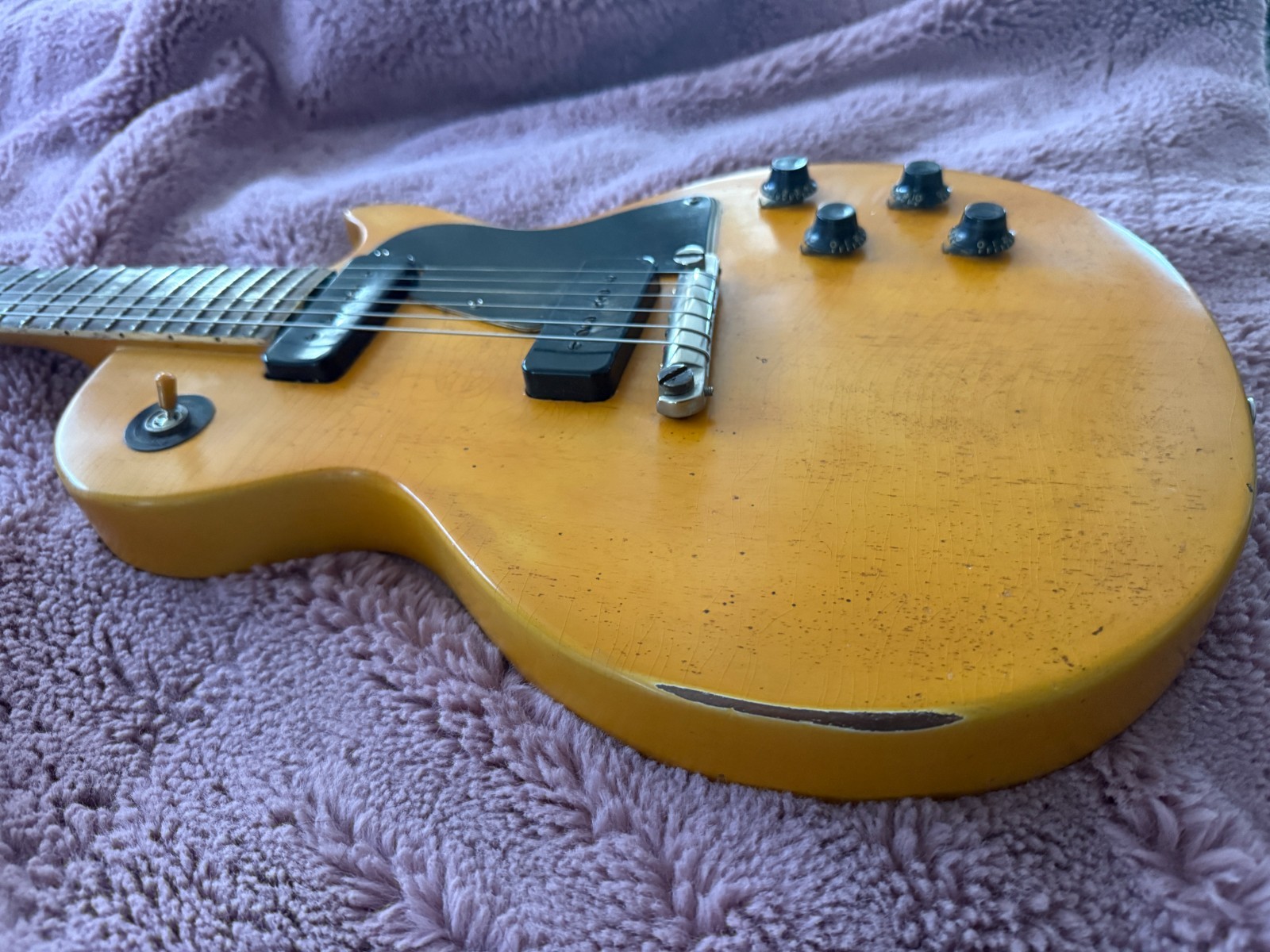 Vintage Gibson Les Paul Special – TV Yellow