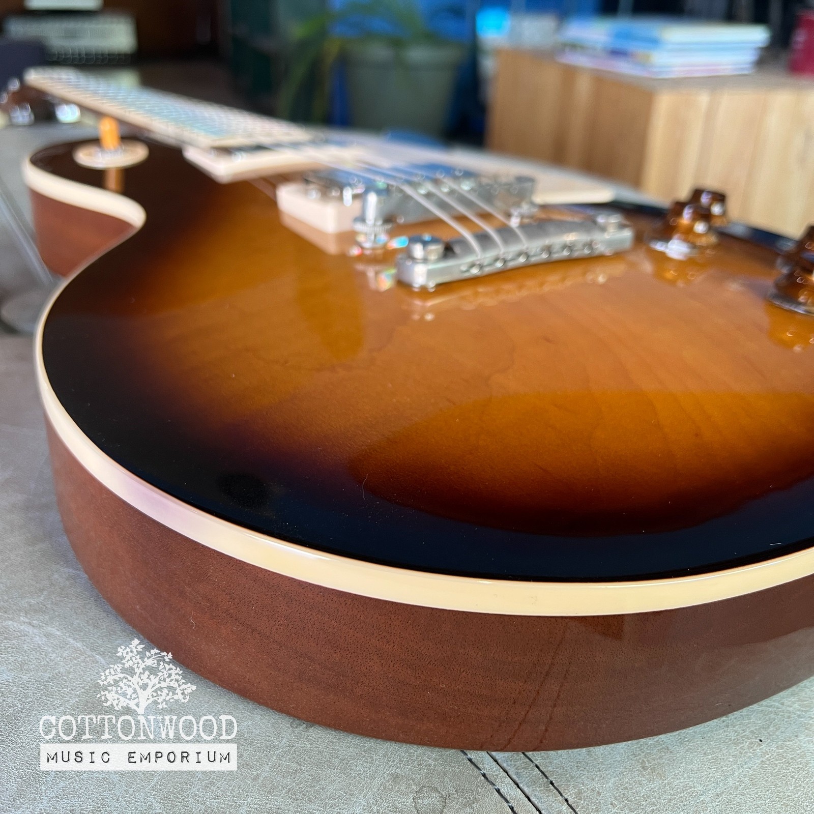 2021 Gibson Les Paul Standard ’50s – Tobacco Burst (Sweetwater Exclusive with…
